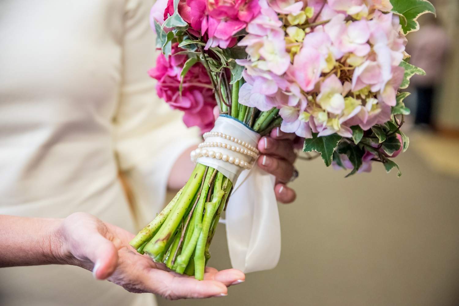 Cómo diseñar un ramo de novia único y personalizado
