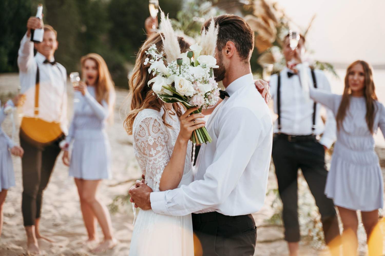 Cómo elegir los arreglos florales perfectos para una boda inolvidable